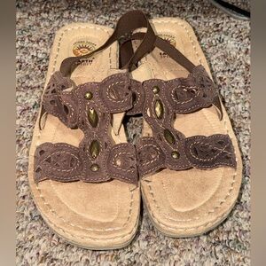 NWOT Earth Spirit Sandal brown leather Elastic Slingback Beaded Womens Size 9.5